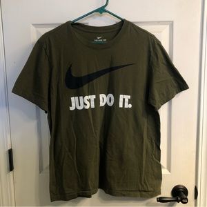 Nike T-Shirt Large logo | Mens Medium | Dark green